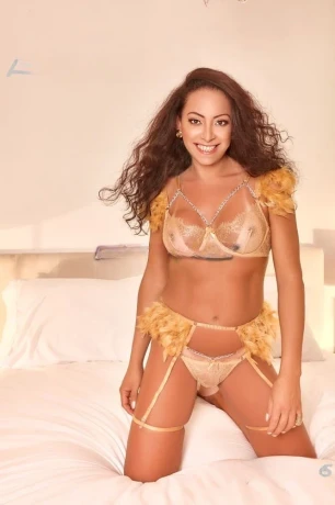 Andreia Vargas — 3 / 12