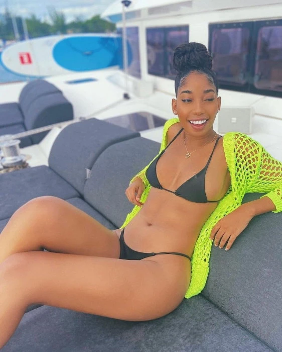 Ella — 3 / 5