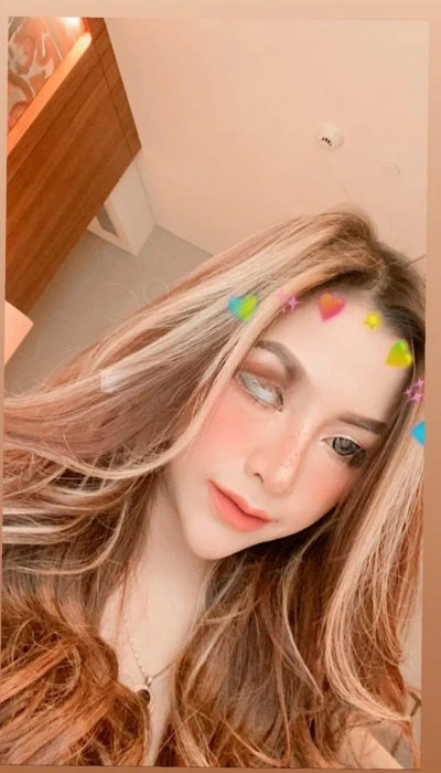 Caramel, Escort, Batam