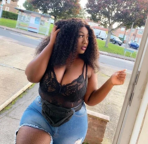 Sharon Broni — 1 / 3