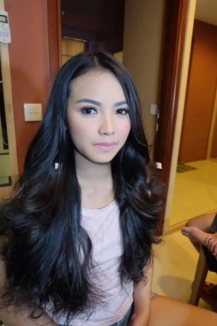 Malay Babe — 7 / 10