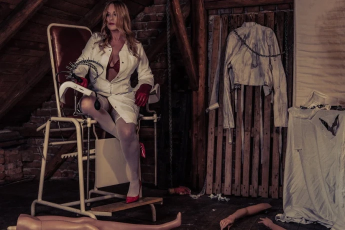 Baroness Antoinette — 4 / 11