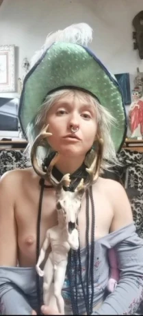 Alien Priestess — 9 / 11