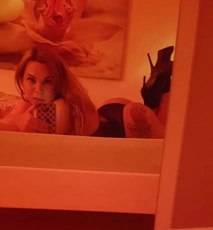 Kamila Hot — 5 / 9