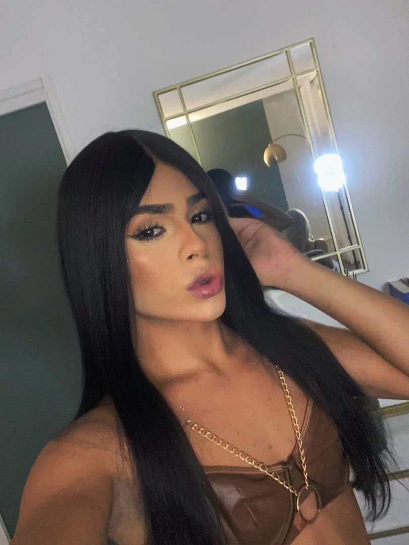 Lara ferrari — 7 / 12
