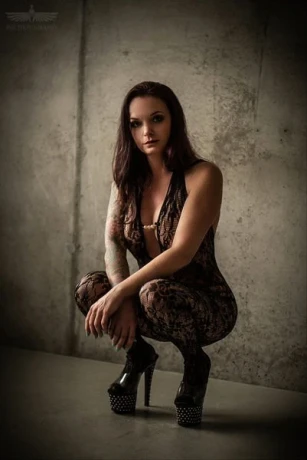 Lady Vivien Blue — 5 / 9