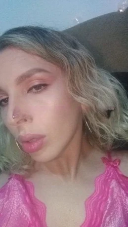 Garota Loirinha — 3 / 7