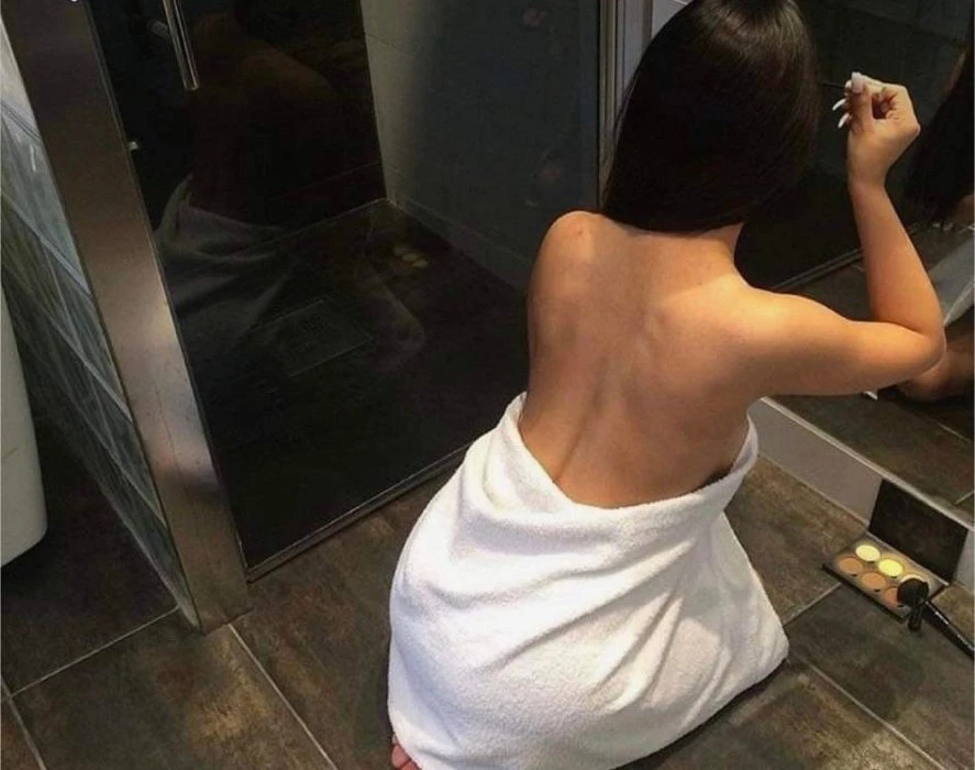 Lana — 3 / 4