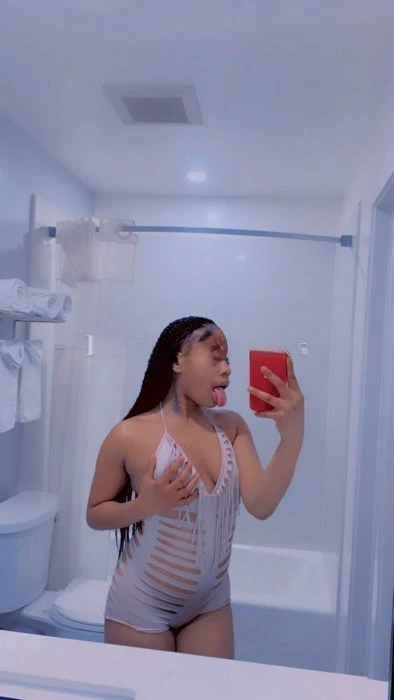 Cece, Escort, Luxembourg