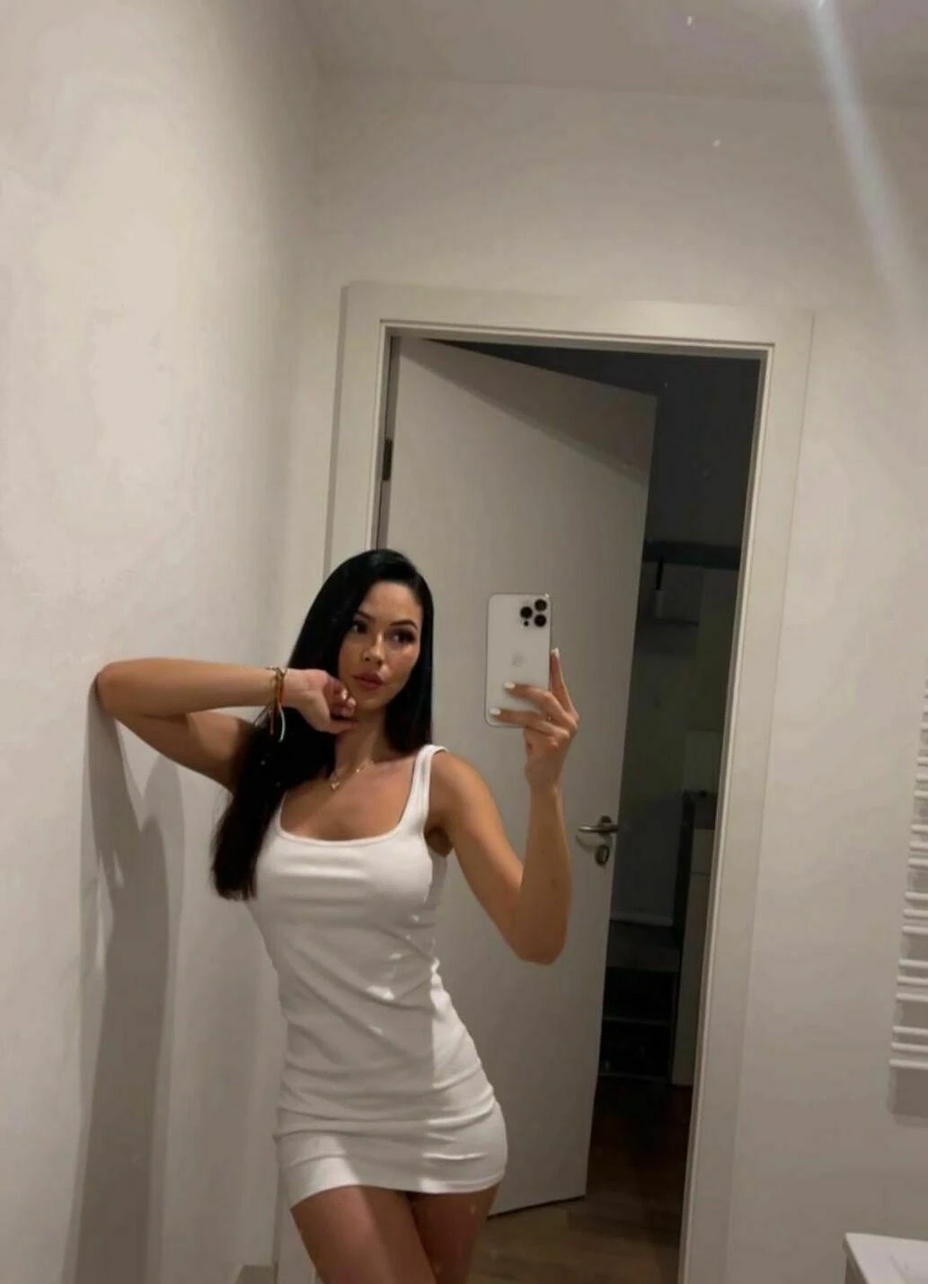 Adriana — 6 / 8