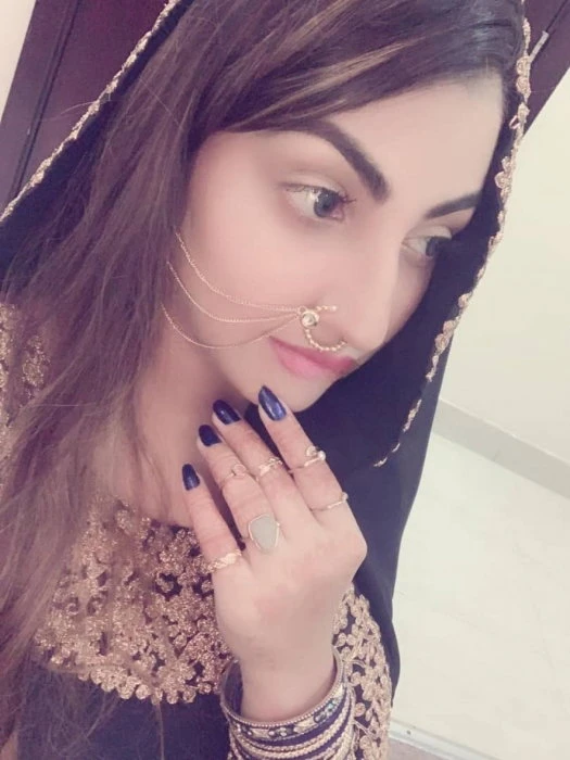 Laila — 2 / 3