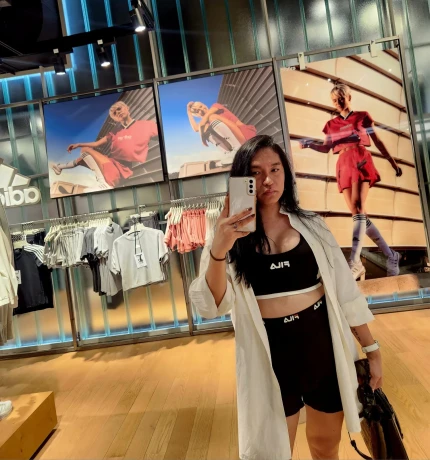 SEXXY TRISH — 4 / 5