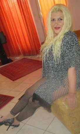 Emmy Im Penthouse — 3 / 4