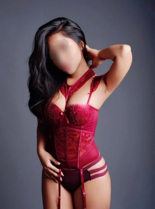 Rima, Escort, Oral