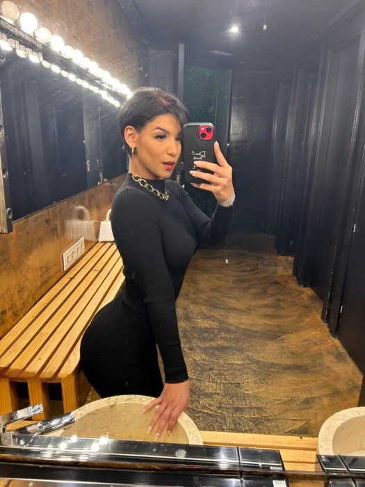 Alejandra — 3 / 6