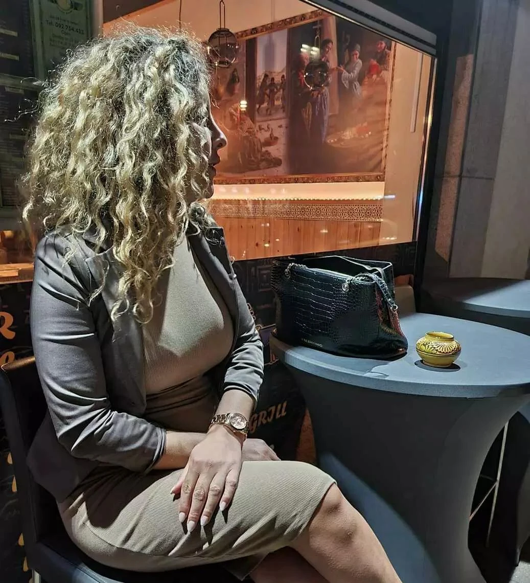 Vlaamse Shemale Katia Ontvangt In Gent Actief En Passief — 5 / 11