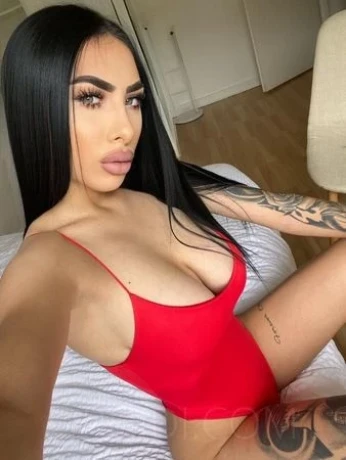 Ella — 2 / 5