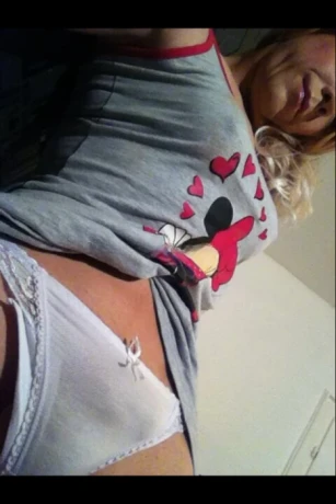 Pissy Diaper Ladyboy — 3 / 6