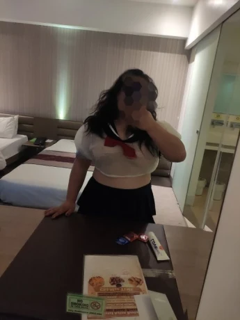 Meixiu Chen — 1 / 9