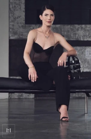 Beruhrbare Bizarrlady Mabella — 1 / 4