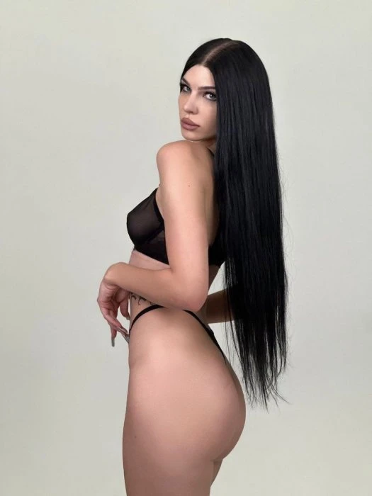 Sasha — 2 / 3
