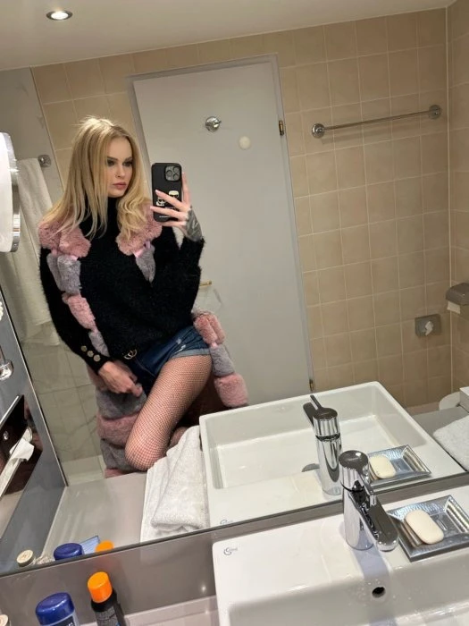 Ariela Pornstar — 3 / 5