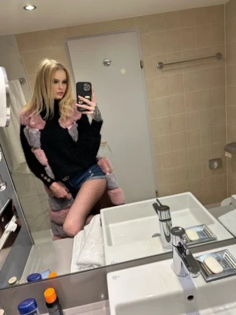 Ariela Pornstar — 3 / 5