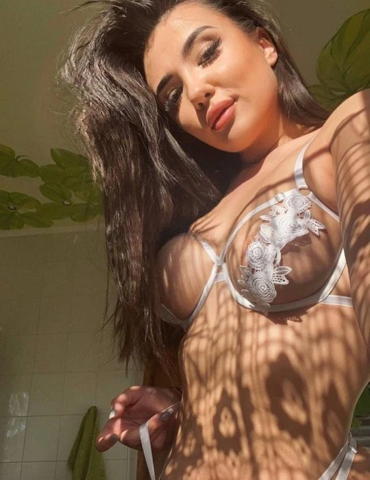 Julia — 6 / 8
