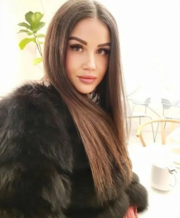 Lora, Escort, Trieste