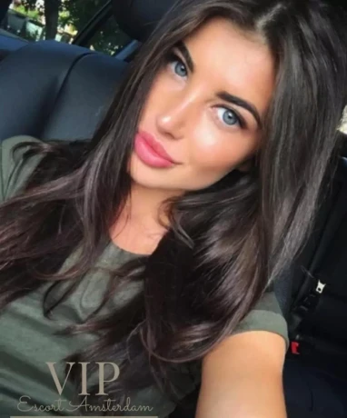 Yuliana Vip Escort — 1 / 3