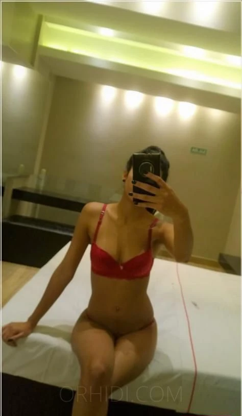 Nicol, Escort, Salzburg