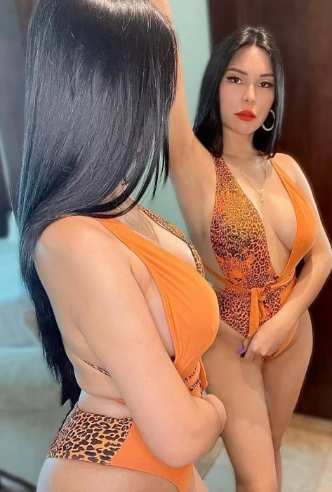 Isabella, Escort, Tirana