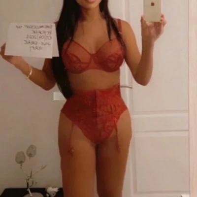 Julie, Escort, Húsavík