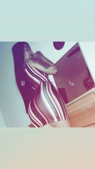 Kayla — 2 / 3
