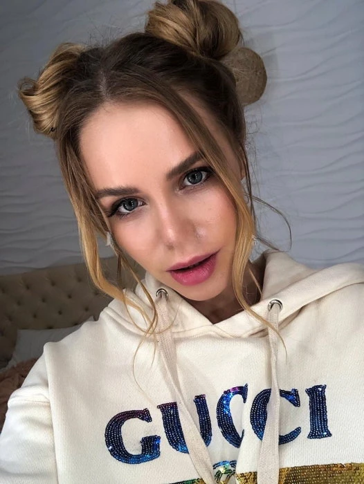 Kate — 3 / 5