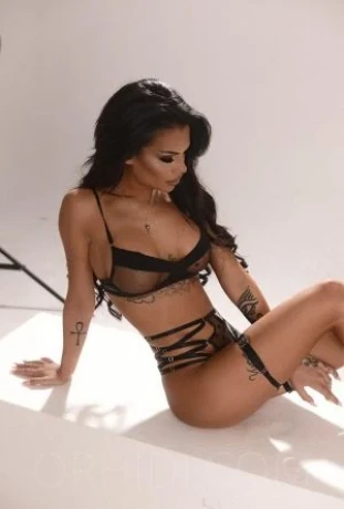 Nadya — 4 / 5
