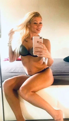 Angelina Im Studio Royal — 5 / 12