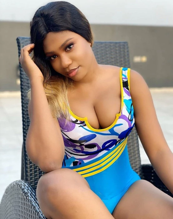 Silver, Escort, Doha
