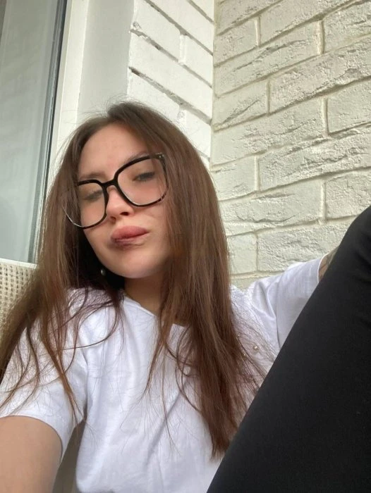Karina — 4 / 12