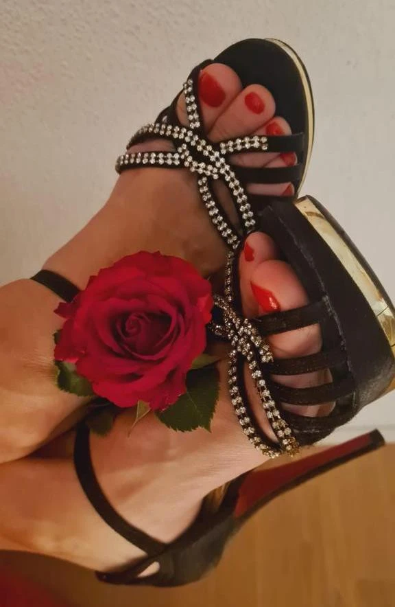 Angela Verfuehrerische Erotik Masseurin — 2 / 5