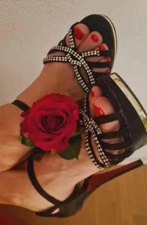 Angela Verfuehrerische Erotik Masseurin — 2 / 5