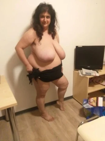 Molly Mendy — 1 / 3