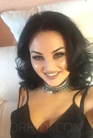 Tina Top, Escort, Istanbul