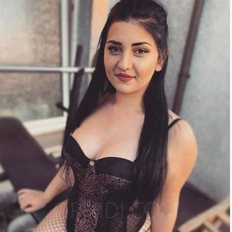 Lora Ganz Neu — 3 / 6