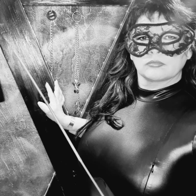 Domina Mara Luvee, Escort, Geneva