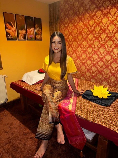 Rose Top Massage per WhatsApp — 2 / 9