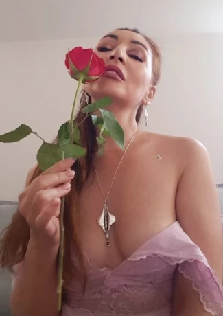 Laura Goddessoftouch — 7 / 12