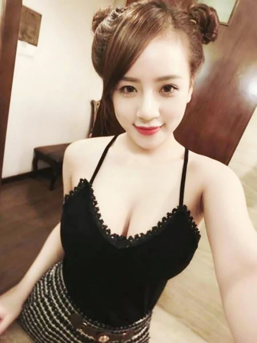Evelyn — 4 / 5
