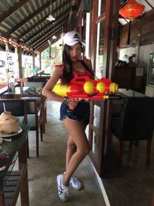 Yuna — 2 / 3