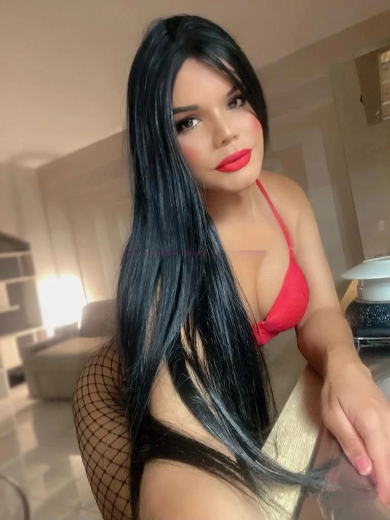 Ivana — 11 / 12